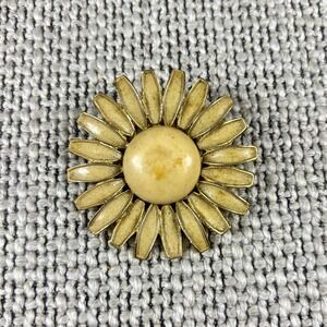 Weiss 1950s‎ Retro Cream Sunflower Brooch Antiqued Gold Tone Enamel Pin
